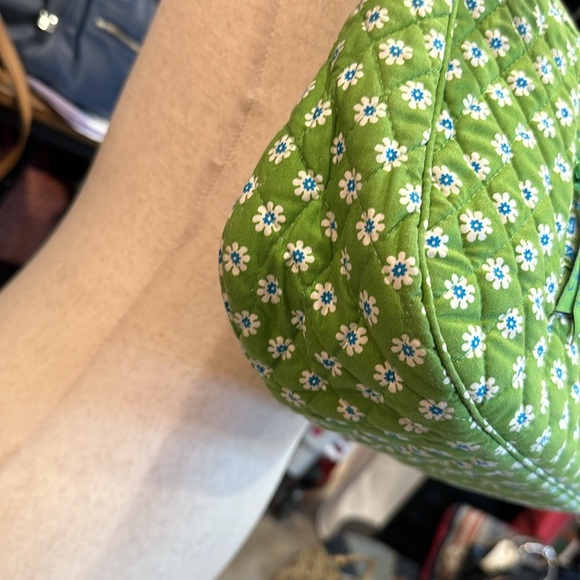 Vera Bradley Apple green, white blue daisy shoulder purse EUC - Picture 4 of 6
